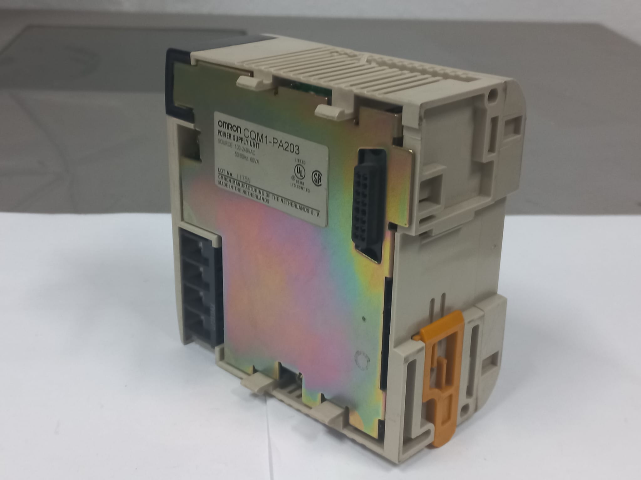 [OUTLET] Omron SYSMAC CQM1-PA203 PLC Güç Kaynağı Modülü (100-240V AC Giriş / 24V DC)