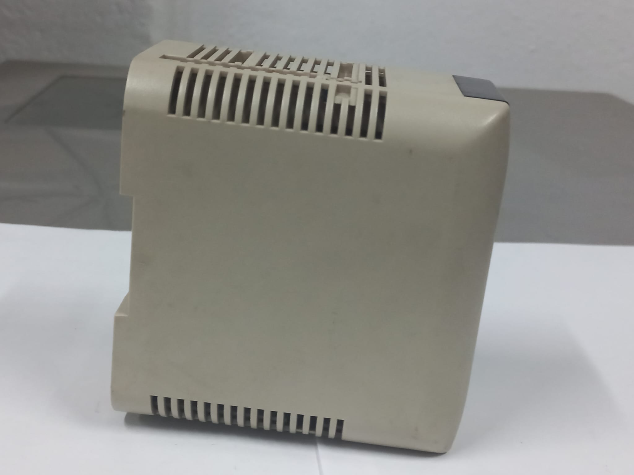 Omron SYSMAC CQM1-PA203 PLC Güç Kaynağı Modülü (100-240V AC Giriş / 24V DC)